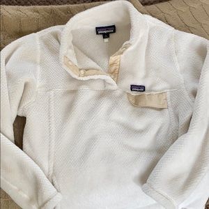 Patagonia fleece youth XL pullover